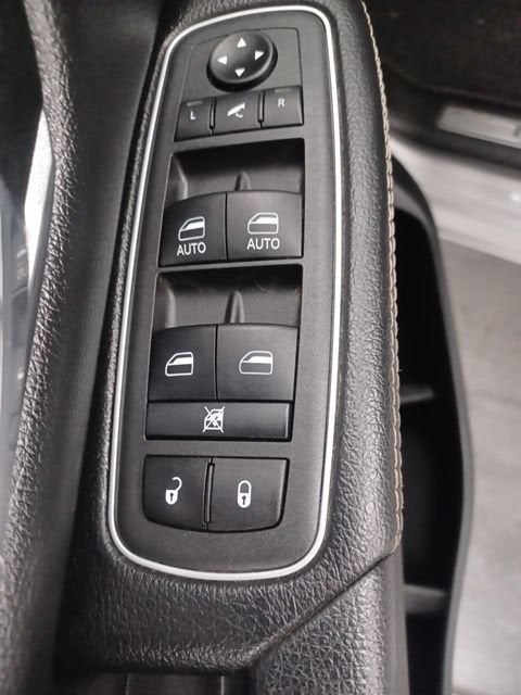 2022 RAM 1500 Laramie Crew Cab 4x2 5'7" Box