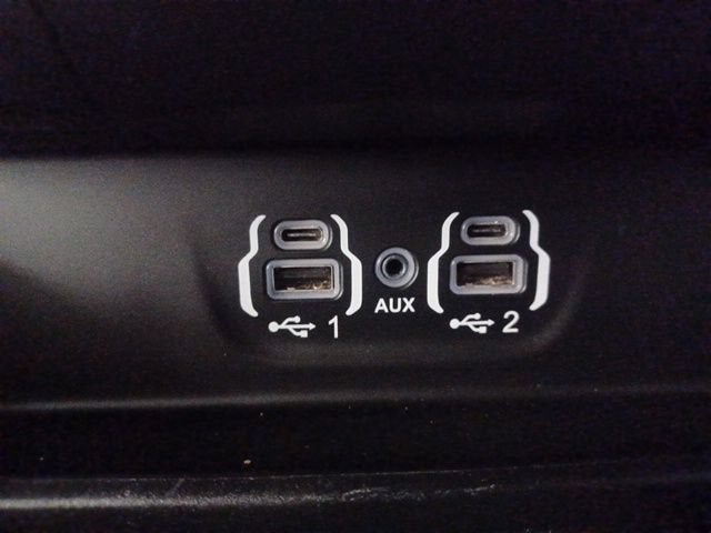 2022 RAM 1500 Laramie Crew Cab 4x2 5'7" Box