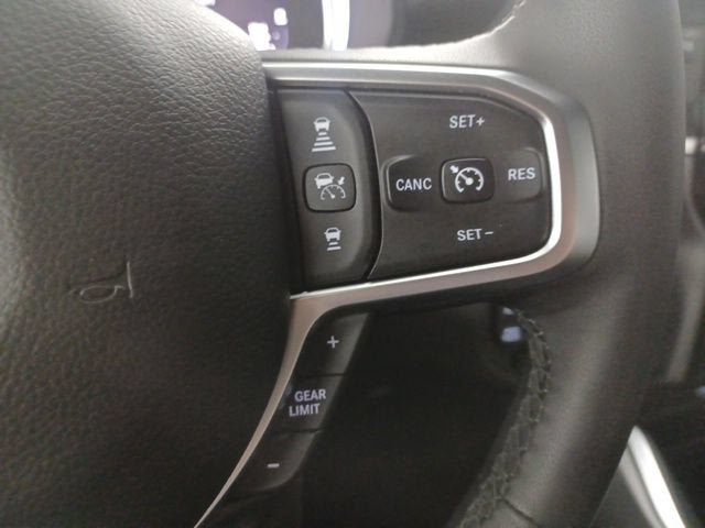 2025 RAM 1500 Lone Star Crew Cab 4x4 5'7" Box