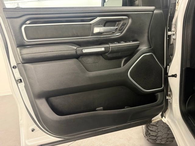 2020 RAM 1500 Laramie Crew Cab 4x4 5'7" Box