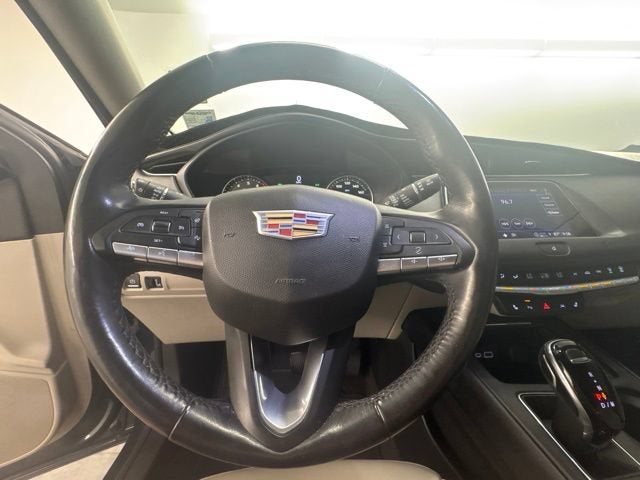 2021 Cadillac XT4 FWD Luxury