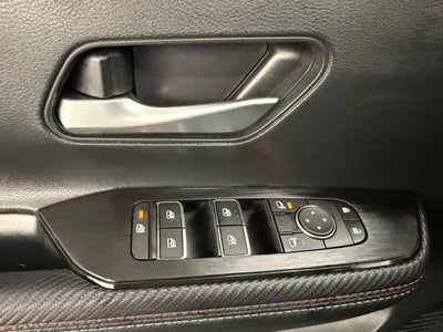 2025 Nissan Kicks SR FWD