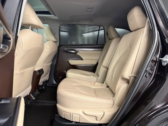 2022 Toyota Highlander Hybrid Limited