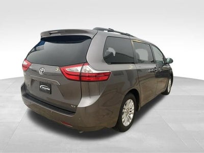 2016 Toyota Sienna XLE 8 Passenger
