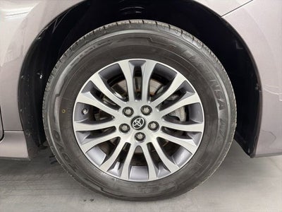 2020 Toyota Sienna XLE Auto Access Seat
