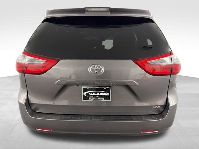 2020 Toyota Sienna XLE Auto Access Seat