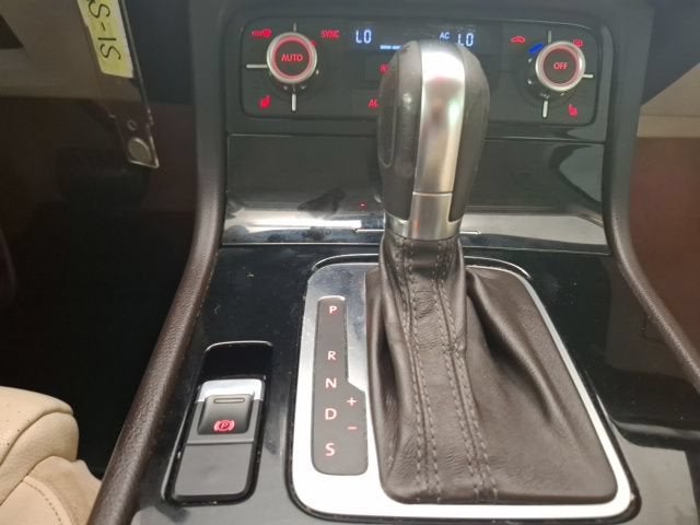 2012 Volkswagen Touareg VR6 Sport