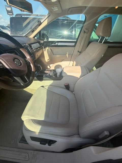 2012 Volkswagen Touareg VR6 Sport
