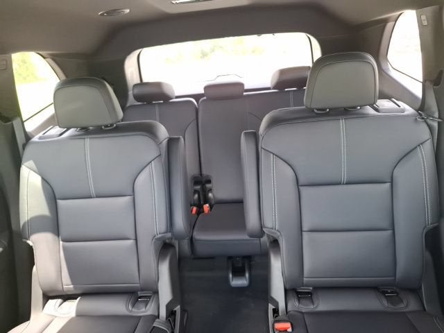 2026 GMC Acadia Elevation — photo 27