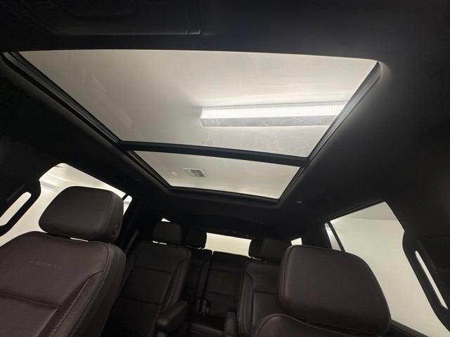 2023 GMC Yukon Denali — photo 31