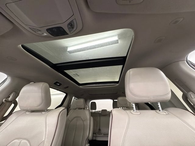 2020 Chrysler Pacifica Limited — photo 31