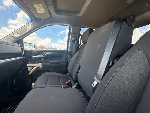 2025 Chevrolet Silverado 1500 LT — photo 33