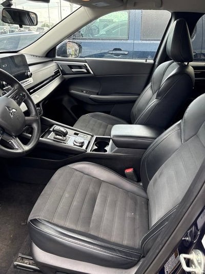 2024 Mitsubishi Outlander SE