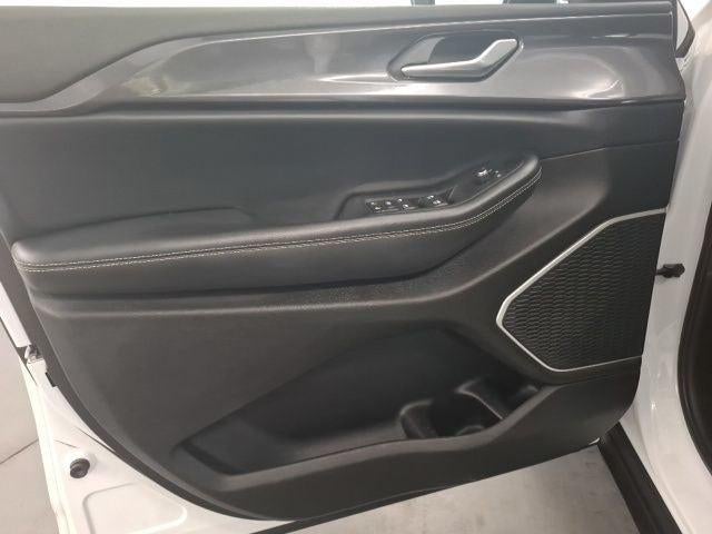2022 Jeep Grand Cherokee L Altitude 4x2