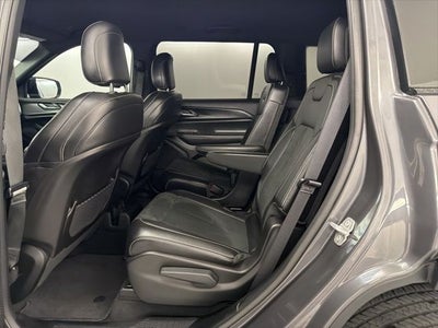 2025 Jeep Grand Cherokee L Altitude 4x2