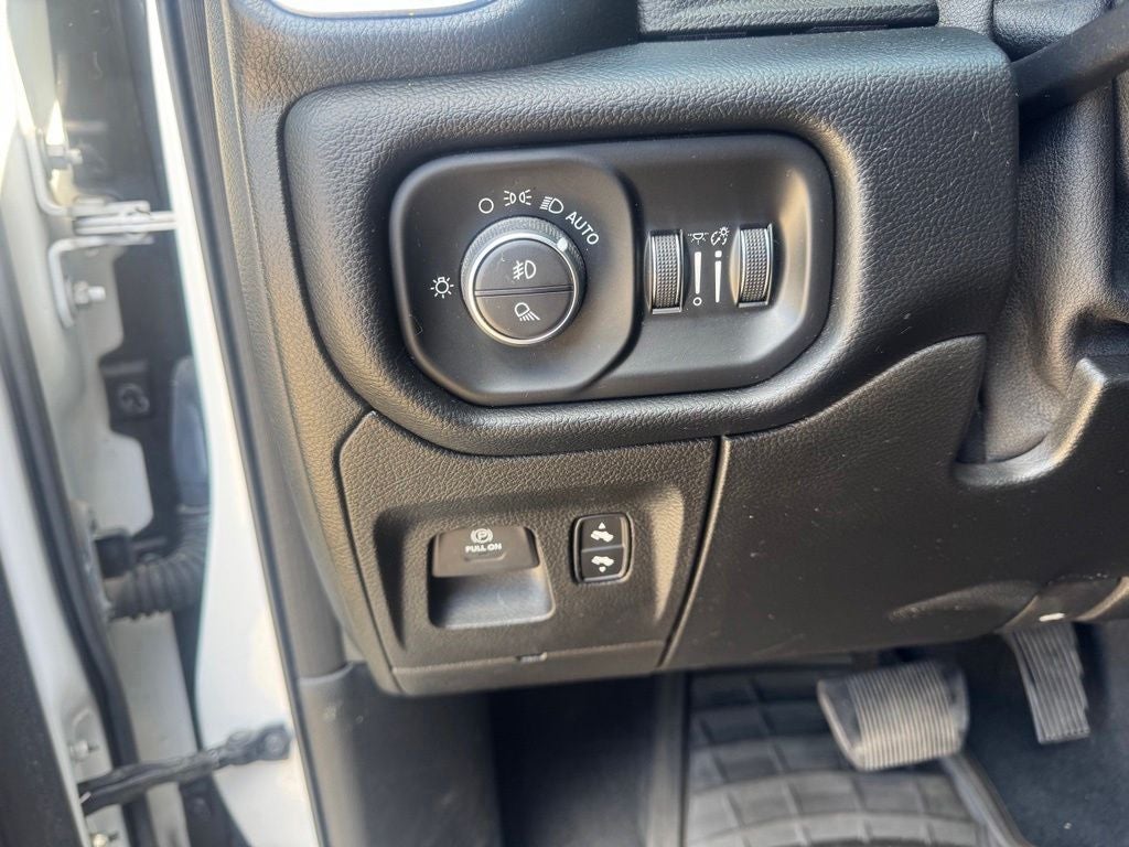 2019 RAM 1500 Big Horn/Lone Star Crew Cab 4x2 5'7' Box