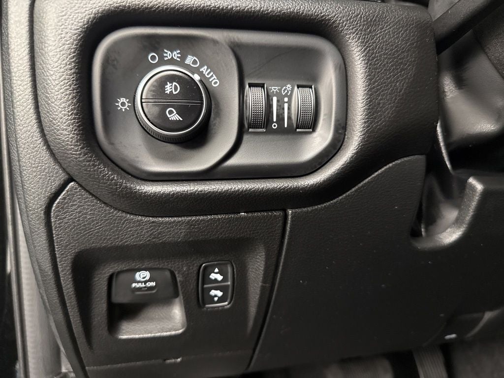 2025 RAM 1500 Laramie Crew Cab 4x2 5'7' Box