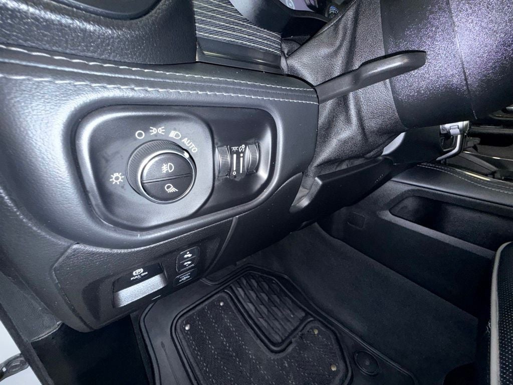 2021 RAM 1500 Limited Crew Cab 4x4 5'7' Box