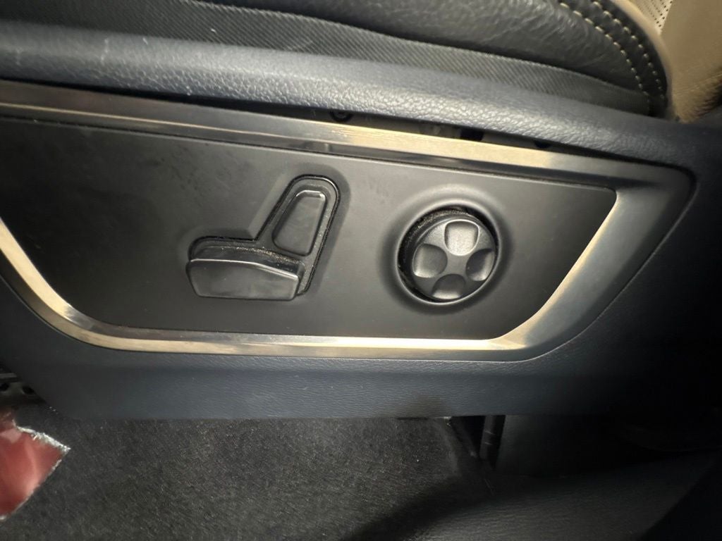 2019 RAM 1500 Limited Crew Cab 4x4 5'7' Box