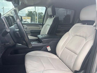 2022 RAM 1500 Limited Crew Cab 4x4 5'7' Box