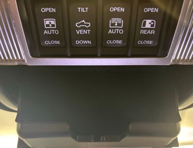 2025 RAM 1500 Laramie Crew Cab 4x4 5'7' Box