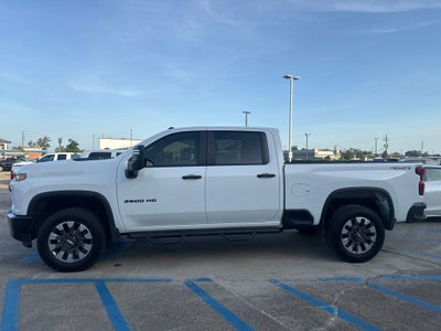 2022 Chevrolet Silverado 2500HD 4WD Crew Cab Standard Bed Custom