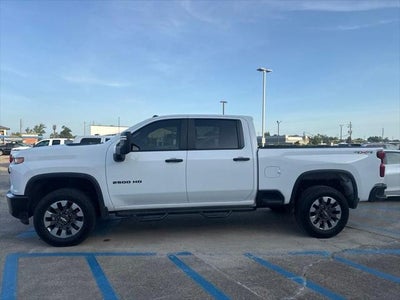 2022 Chevrolet Silverado 2500HD 4WD Crew Cab Standard Bed Custom
