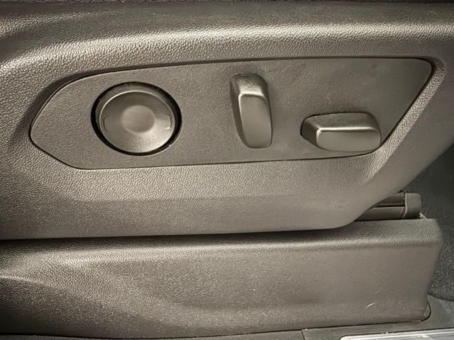 2025 GMC Sierra 1500 4WD Crew Cab Short Box SLT