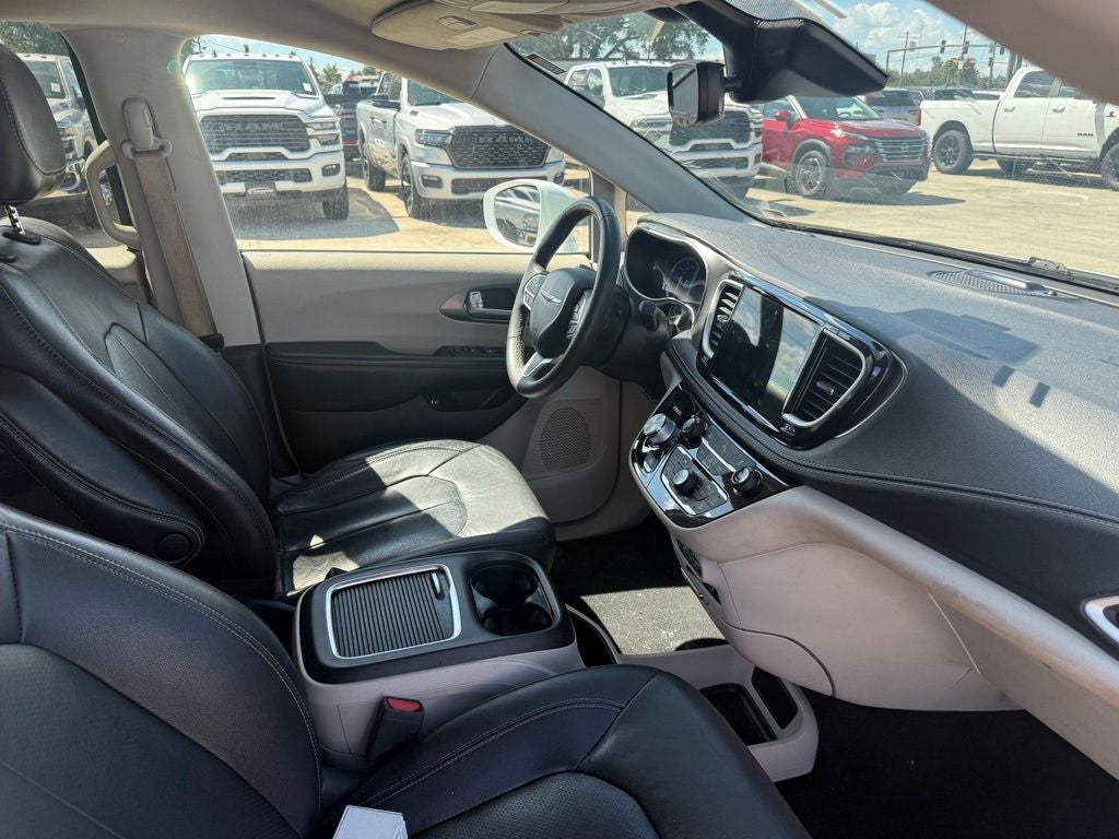 2022 Chrysler Pacifica Hybrid Touring L