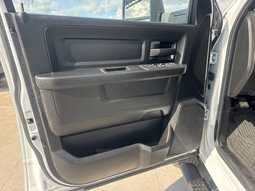 2025 RAM 3500 Tradesman Crew Cab 4x4 8' Box