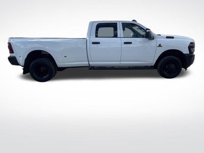 2025 RAM 3500 Tradesman Crew Cab 4x4 8' Box