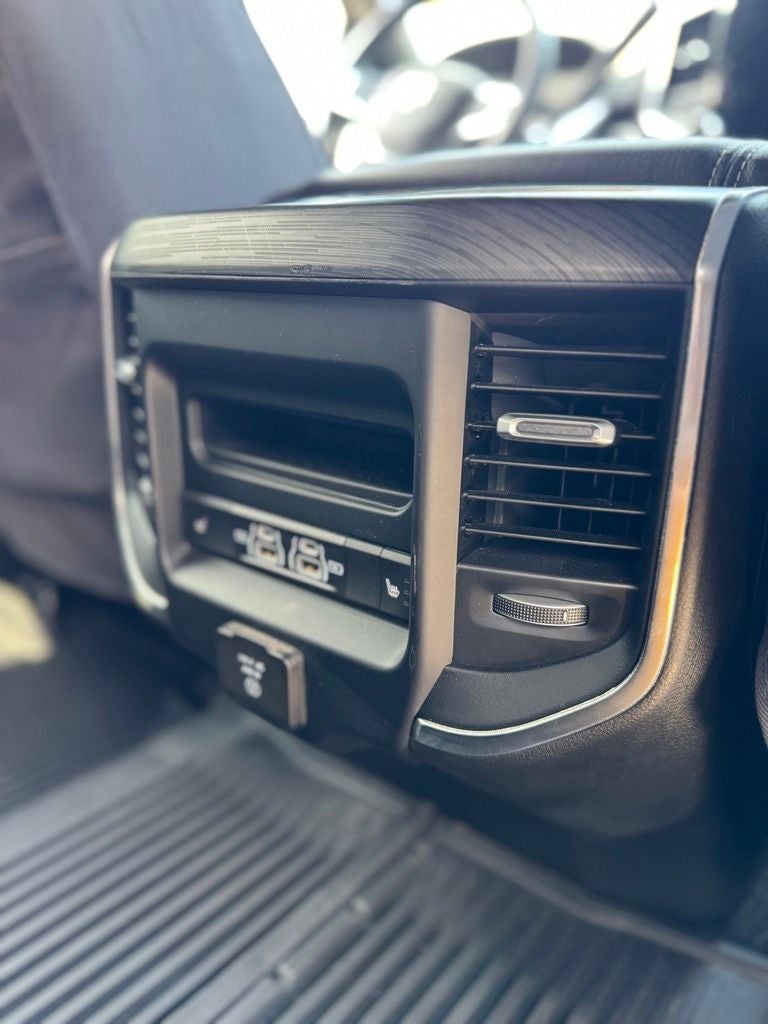 2024 RAM 3500 Laramie Crew Cab 4x4 8' Box