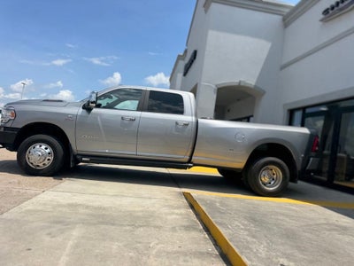 2024 RAM 3500 Laramie Crew Cab 4x4 8' Box
