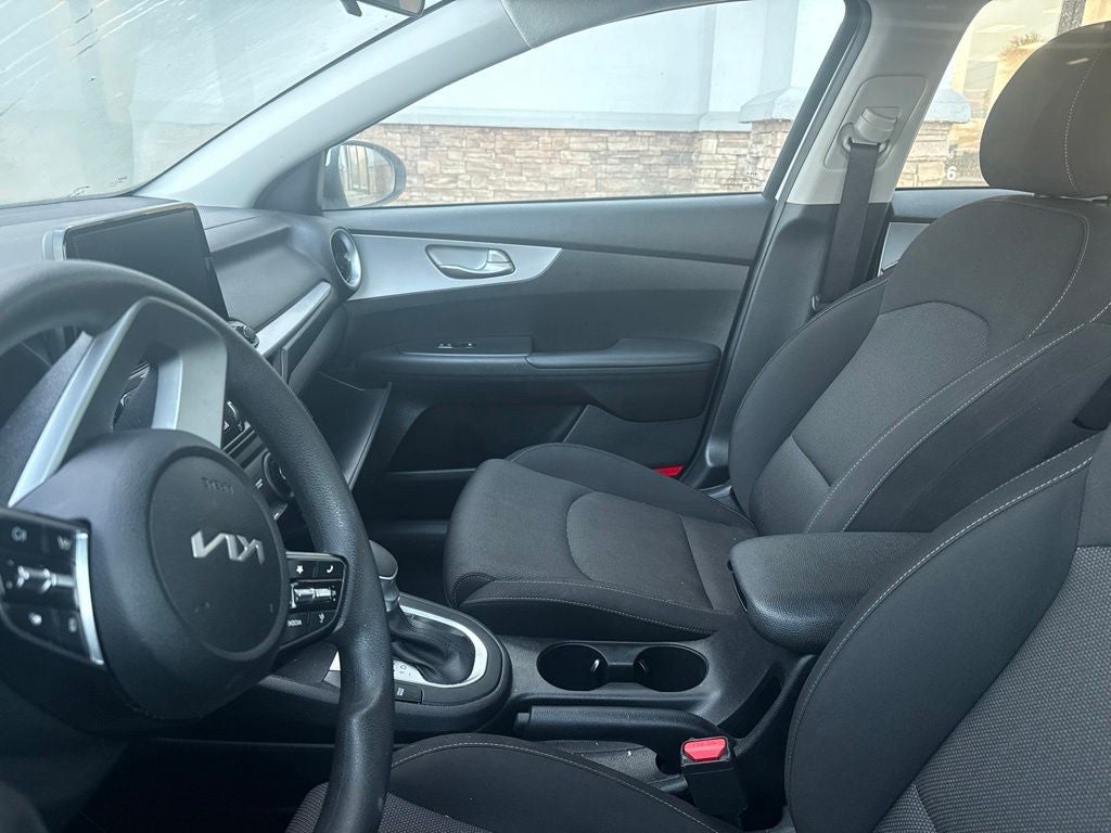 2024 Kia Forte LXS — photo 8