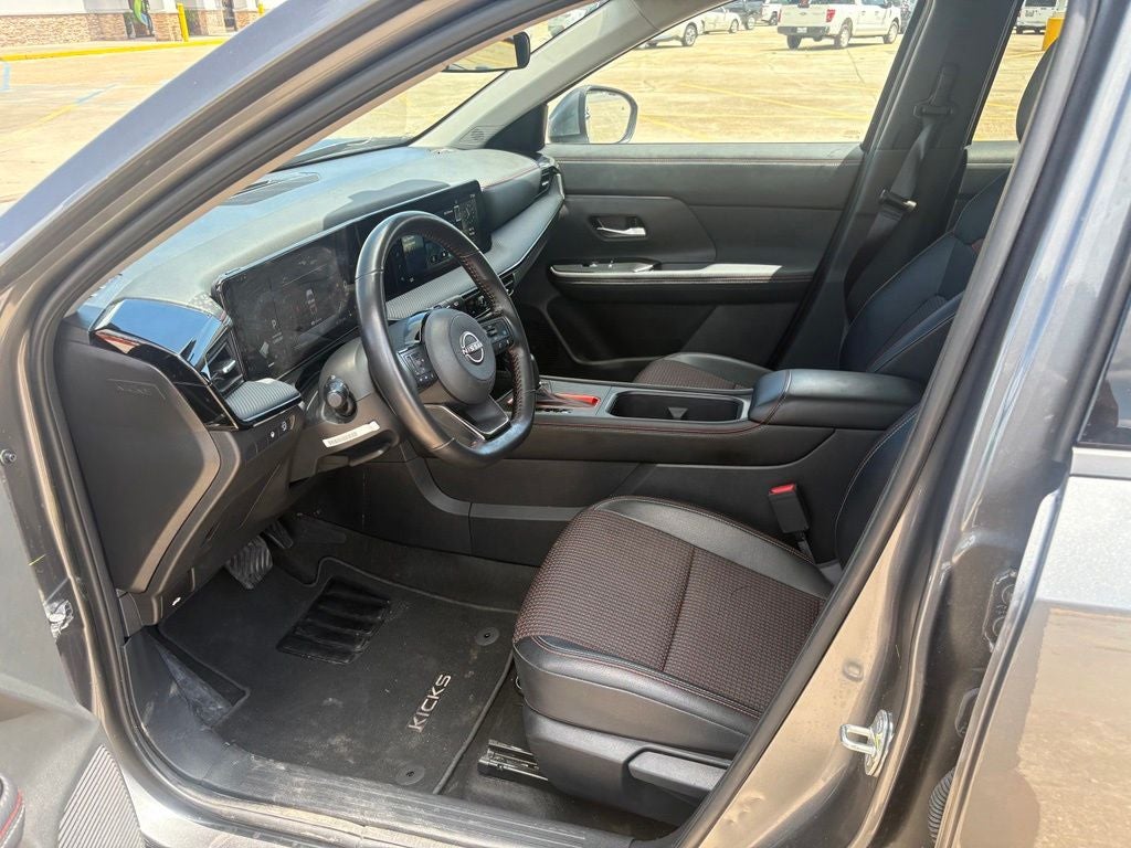 2025 Nissan Kicks SR