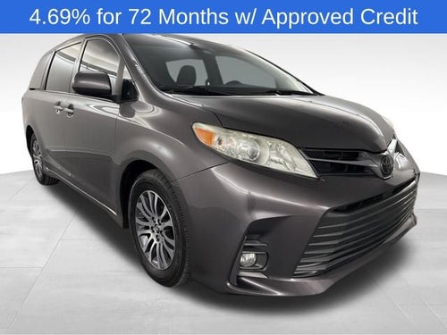 2020 Toyota Sienna XLE