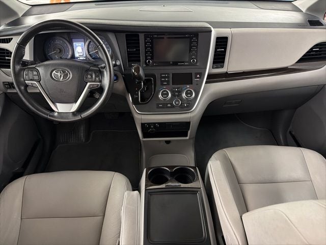 2020 Toyota Sienna XLE
