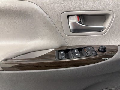 2020 Toyota Sienna XLE