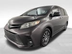 2020 Toyota Sienna XLE
