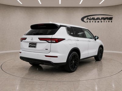 2023 Mitsubishi Outlander SE