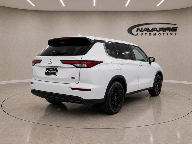 2023 Mitsubishi Outlander SE