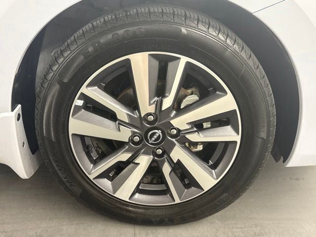 2023 Nissan Versa 1.6 SV