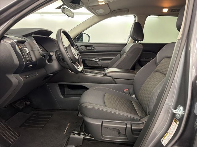 2024 Nissan Pathfinder S