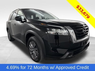 2025 Nissan Pathfinder SV