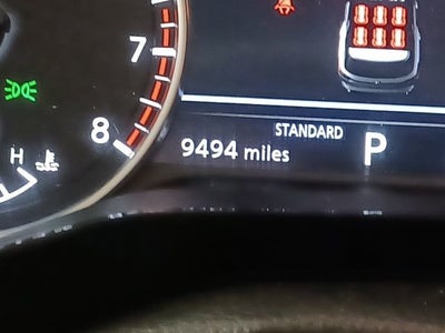 2025 Nissan Pathfinder SV