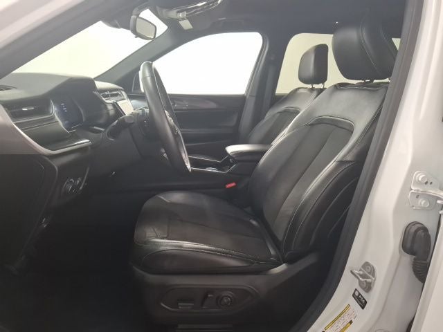 2022 Jeep Grand Cherokee L Altitude