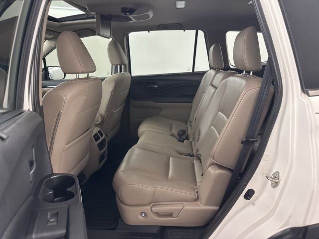 2019 Honda Pilot 2WD EX-L with Navigation and Rear Entertainment System