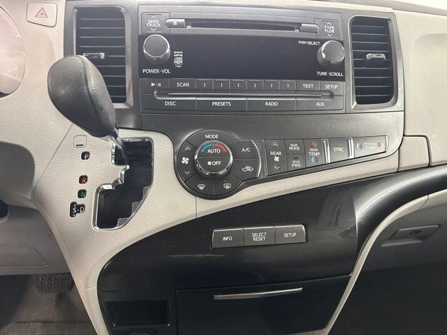 2013 Toyota Sienna LE